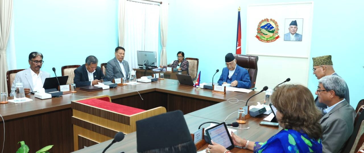 प्रधानमन्त्री ओली आज स्वदेश फर्किंदै, फर्केलगत्तै मन्त्रिपरिषद्को बैठक बस्ने