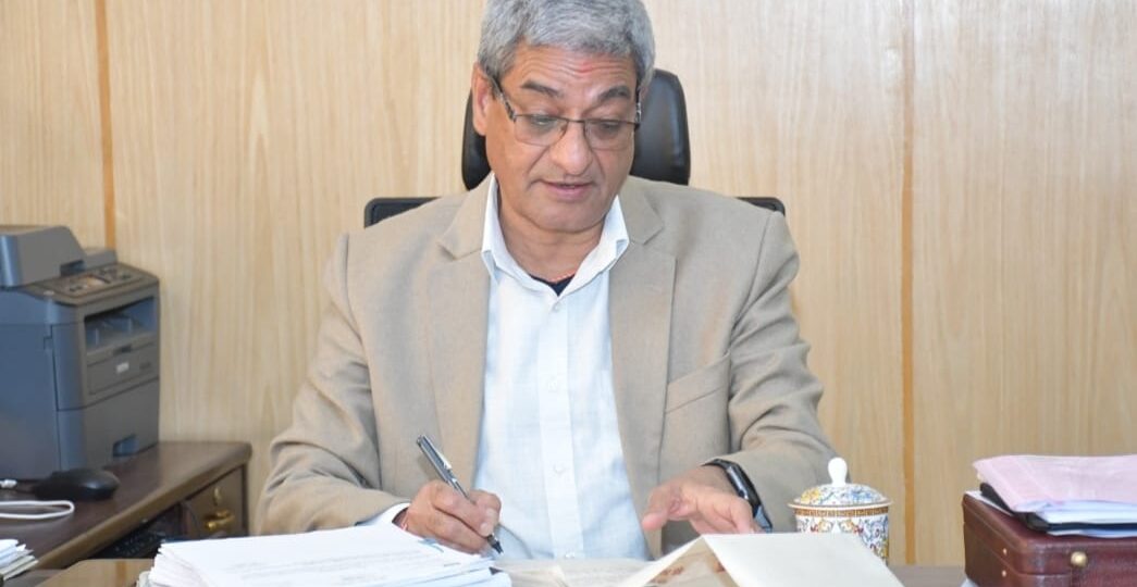 गृहमन्त्री लेखकले घटाए ‘भीभीआईपी’ बिदाइ र स्वागतमा उपस्थित हुनुपर्ने पदाधीकारीको संख्या