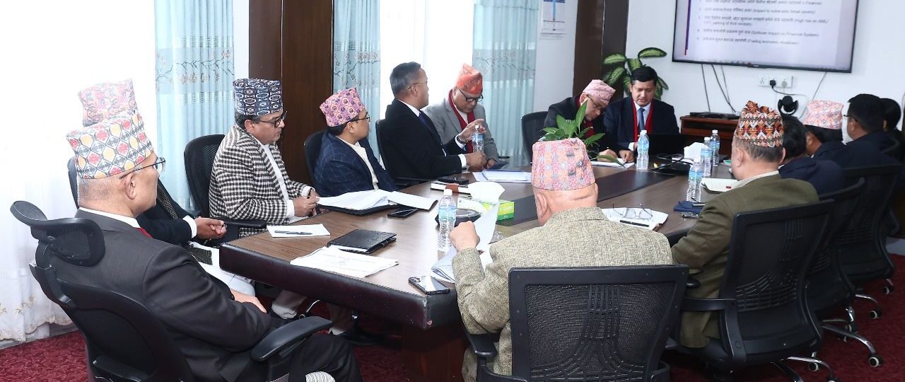 वित्तीय क्षेत्रमा प्राथमिकता निर्धारण गरी समाधान खोज्न अर्थमन्त्रीको निर्देशन