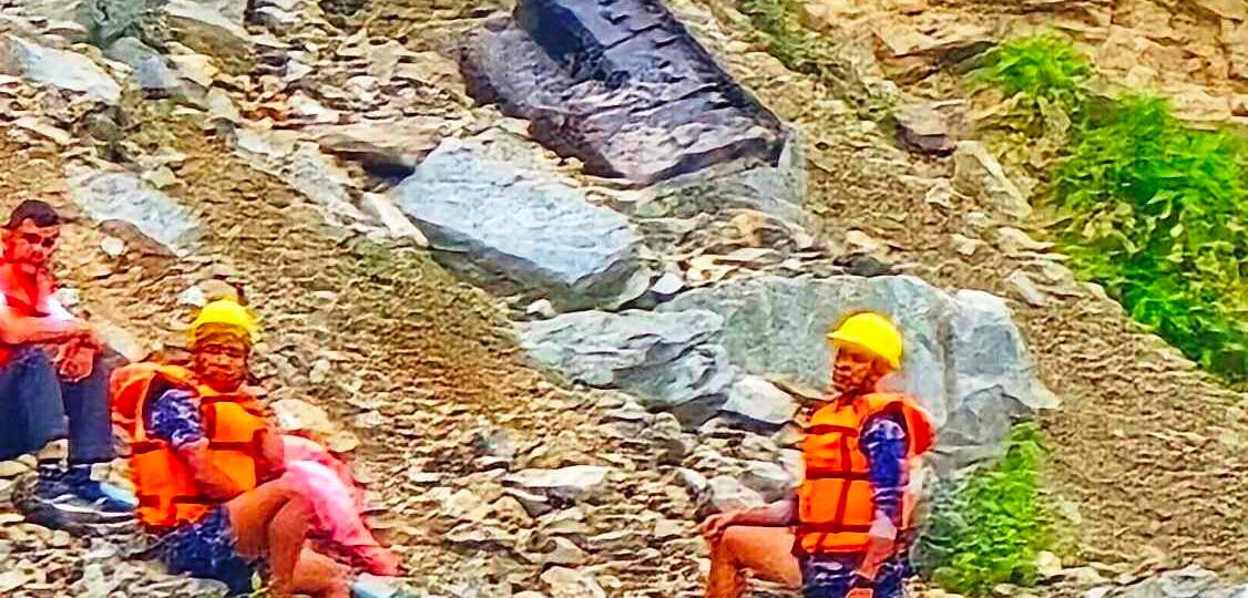 रामेछापमा स्कारपियो दुर्घटना: श्रीमतीको घटनास्थलमै मृत्यु, श्रीमान् गम्भीर घाइते