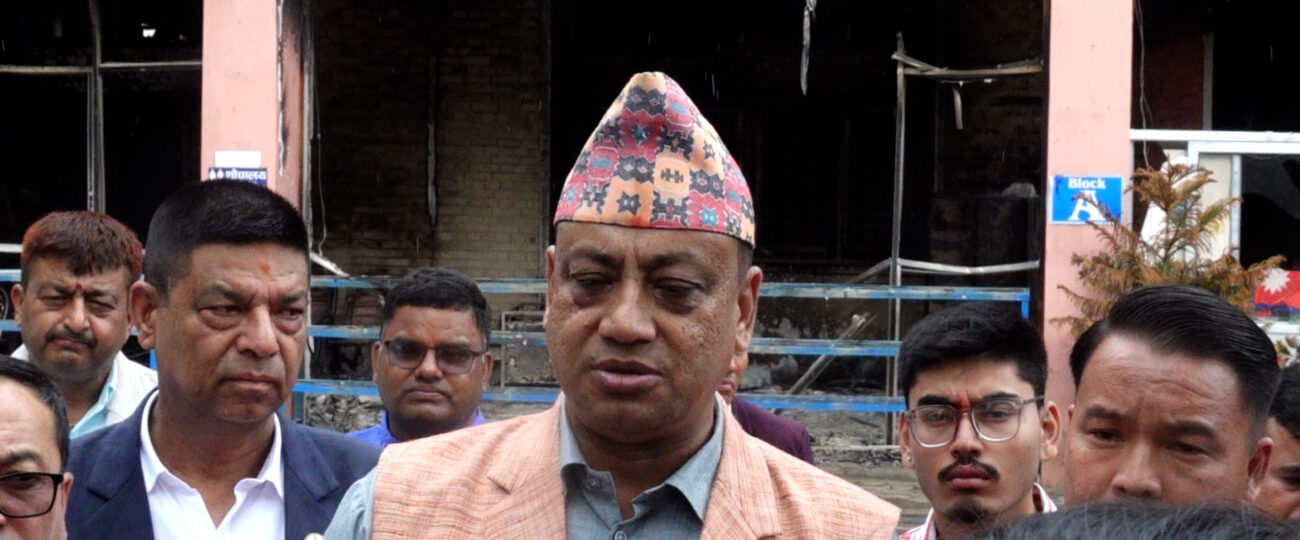 आन्दोलनपछि मुख्यमन्त्री बानियाँ पहिलो पटक सार्वजनिक, क्षतिग्रस्त संरचनाको निरीक्षण
