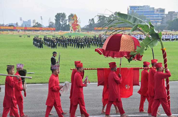 टुँडिखेलमा  सेनाद्वारा फूलपाती बढाइँ गरिँदै