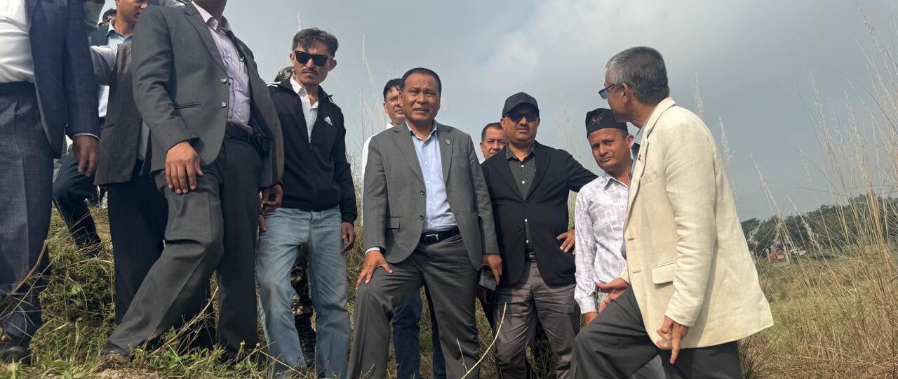 ४ वर्षदेखि अलपत्र पारिएको कन्काई पुलको निरीक्षणमा पुगे कुलमान