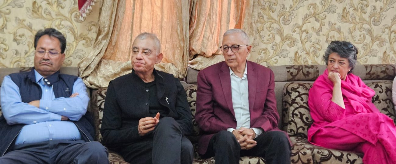 डा. शेखर कोइरालाले गरे आफू निकट नेताहरुसँग अलग्गै छलफल