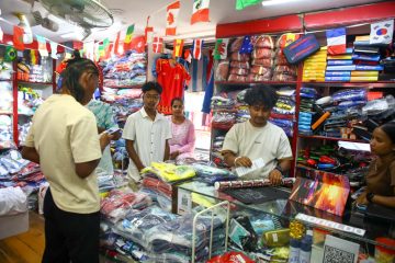 फिफा विश्वकपको रौनक, न्युरोडका पसल खेल सामग्रीले भरिभराउ (तस्बिरसहित)